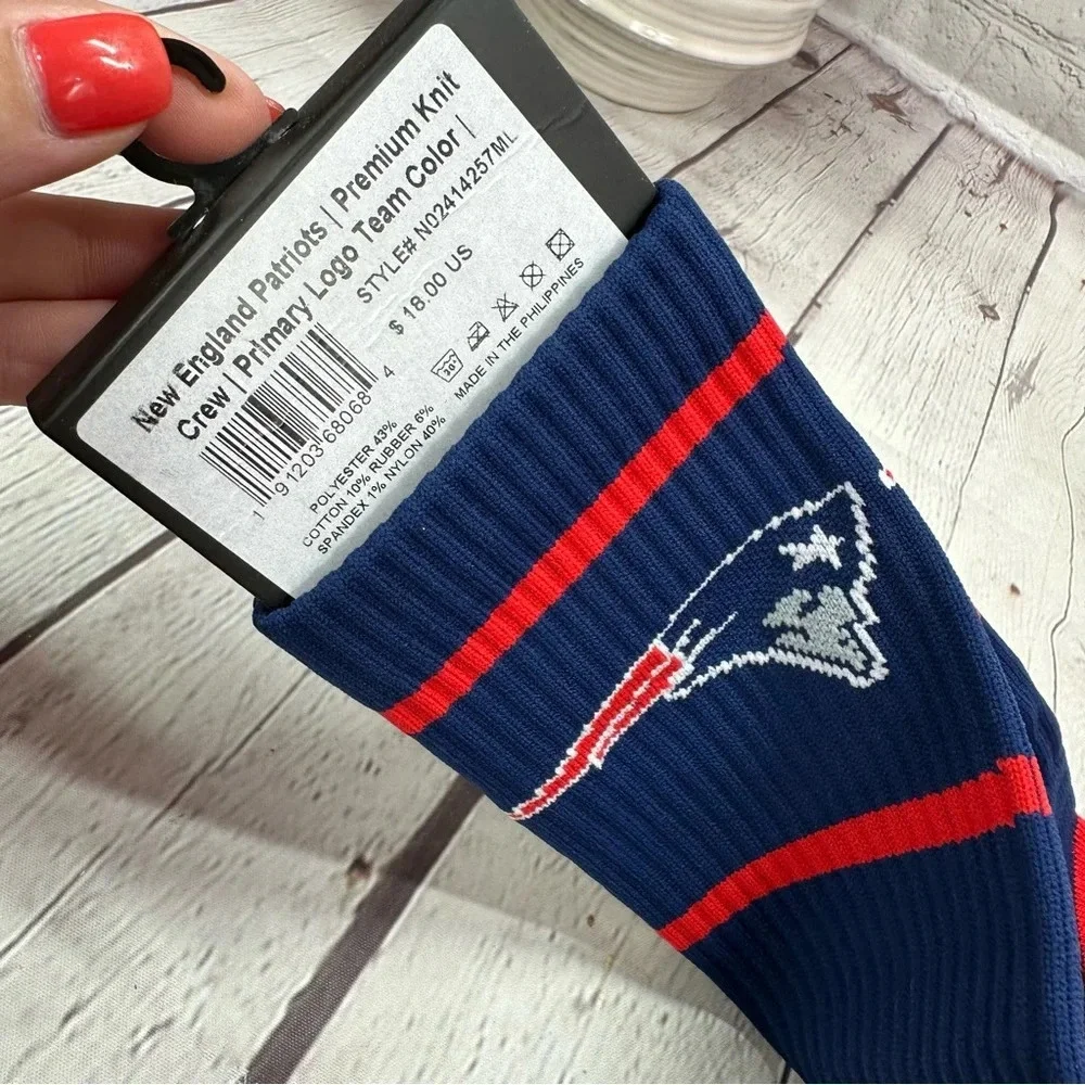 NWT strideline premium knit crew socks new england patriots NFL football
